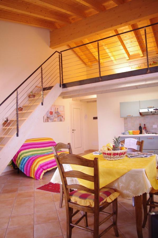 מונזמבנו Agriturismo La Casa Del Mandorlo מראה חיצוני תמונה