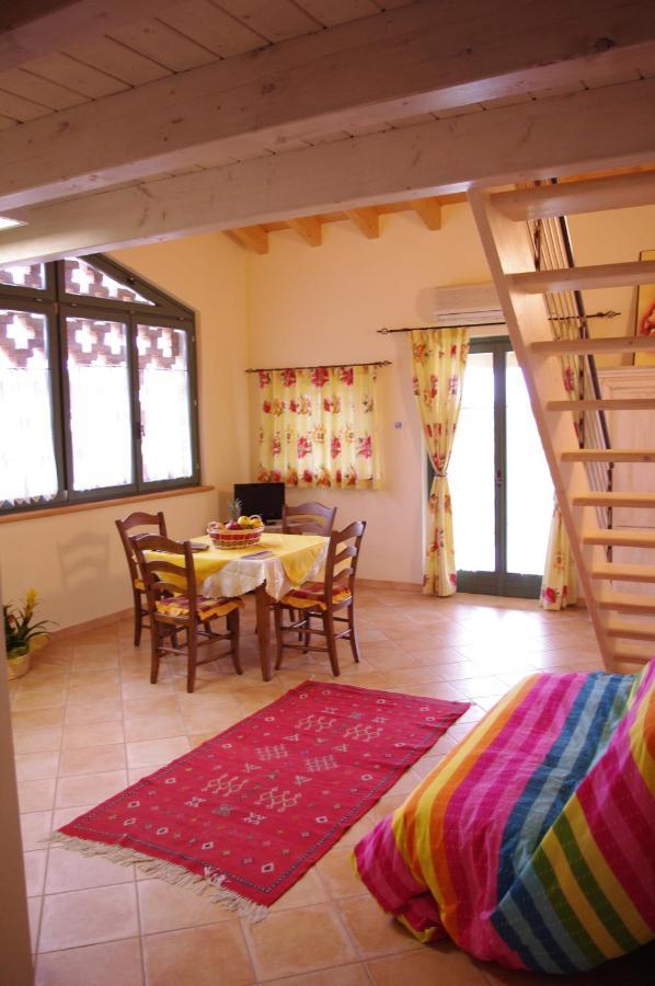 מונזמבנו Agriturismo La Casa Del Mandorlo מראה חיצוני תמונה