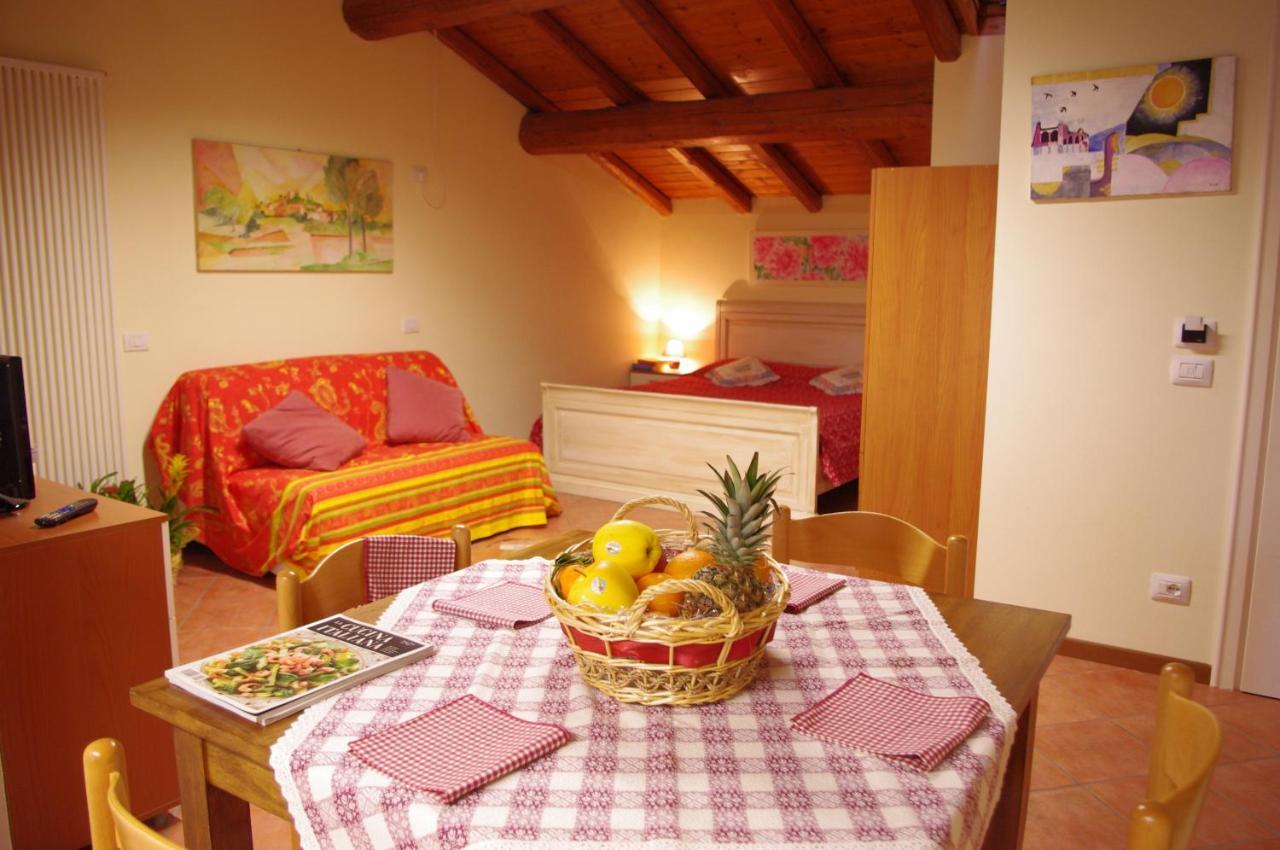 מונזמבנו Agriturismo La Casa Del Mandorlo מראה חיצוני תמונה